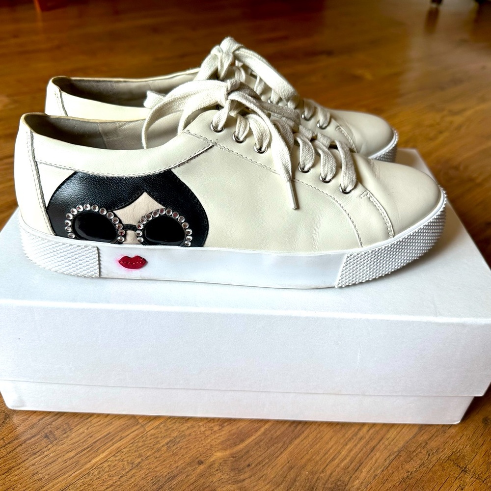 Alice and Olivia all leather sneaker size EU 39 ( 8.5-9 US) in great condition